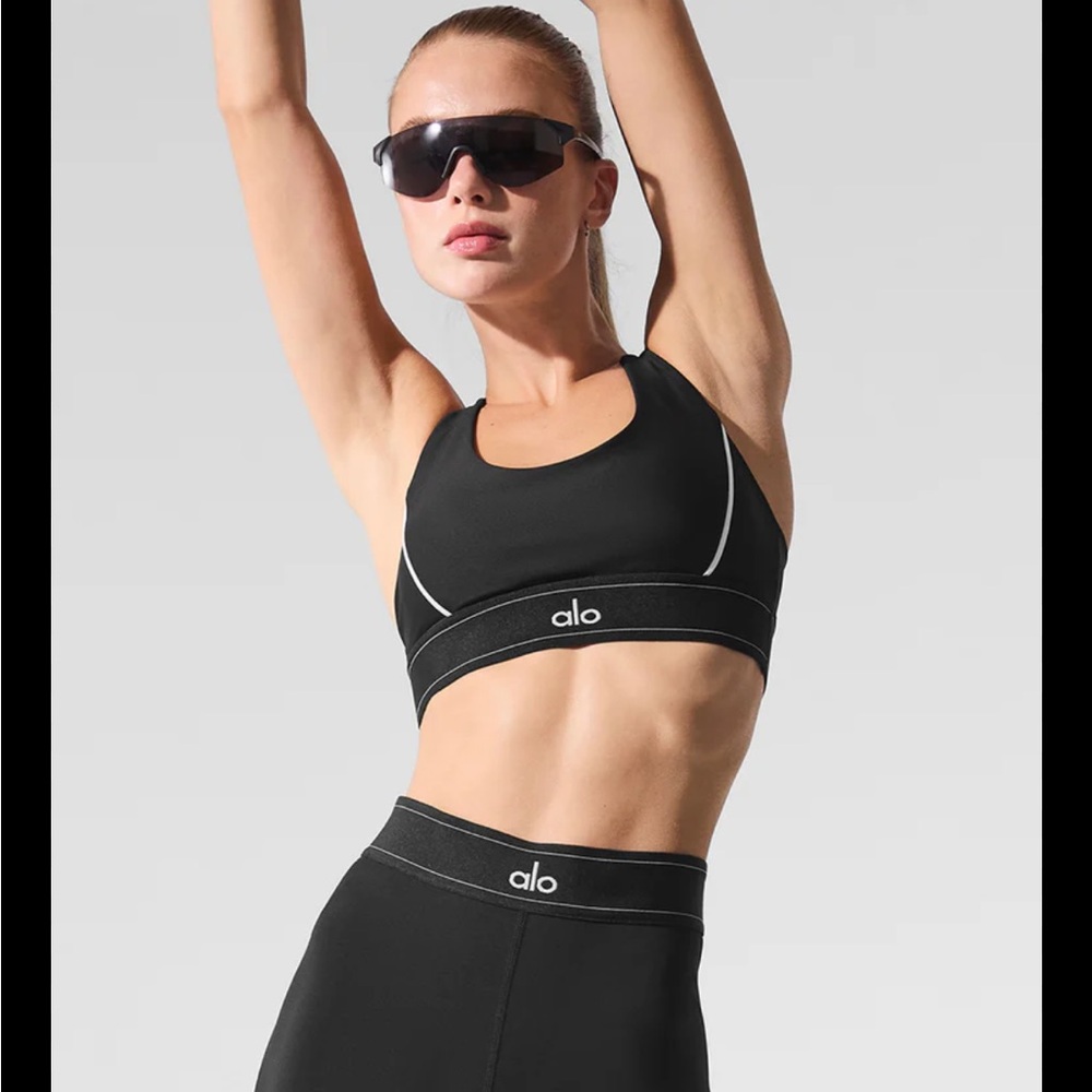 ALO Yoga Airlift Suit Up Black Sports Bra XS